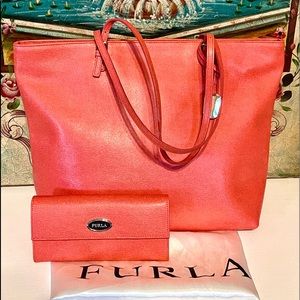 ❗️PD❗️FURLA Classic Saffiano Leather D- Tote Bag
